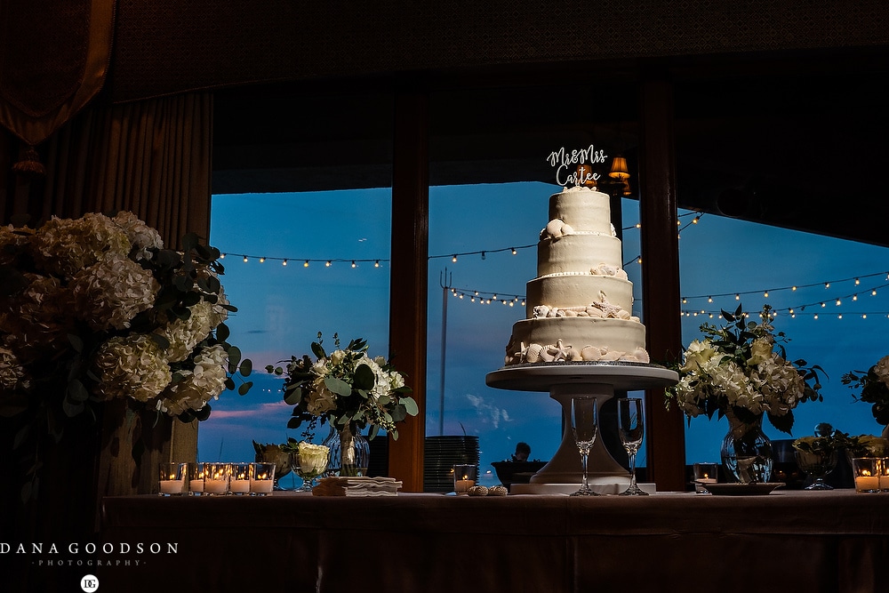 Serenata Beach club wedding cake 