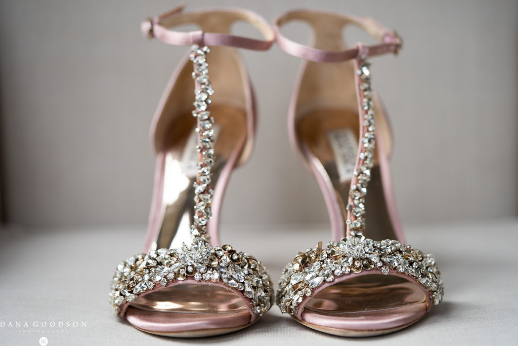 badgley mischka bride shoes in savannah wedding at mirabelle suites
